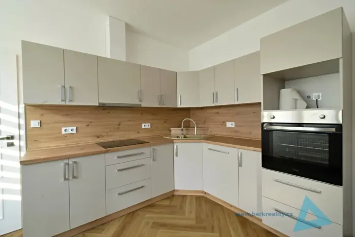 Pronájem bytu 1+kk, Nová Paka, Zahradní, 42 m2