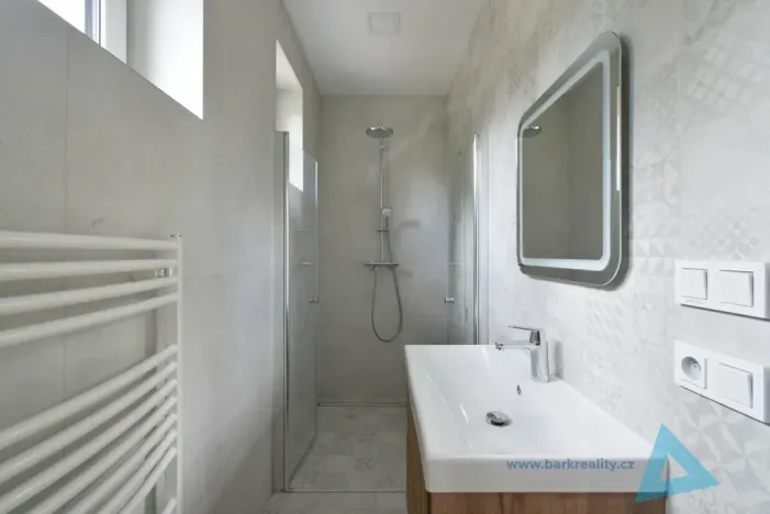 Pronájem bytu 1+kk, Nová Paka, Zahradní, 42 m2