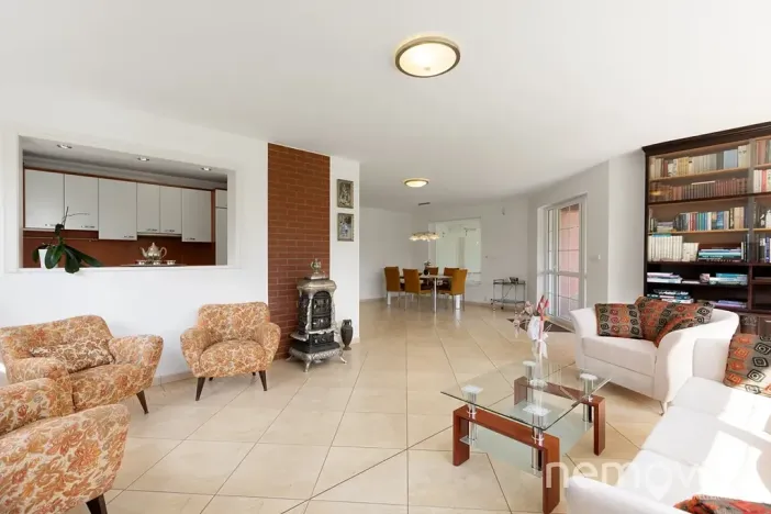 Prodej vily, Křížkový Újezdec, 412 m2