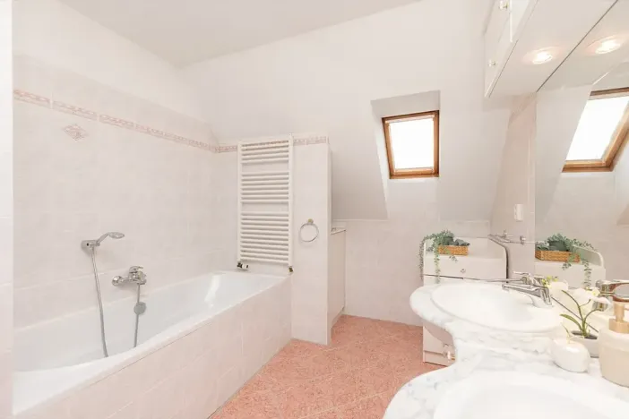 Prodej rodinného domu, Ohrobec, Oblouková, 452 m2