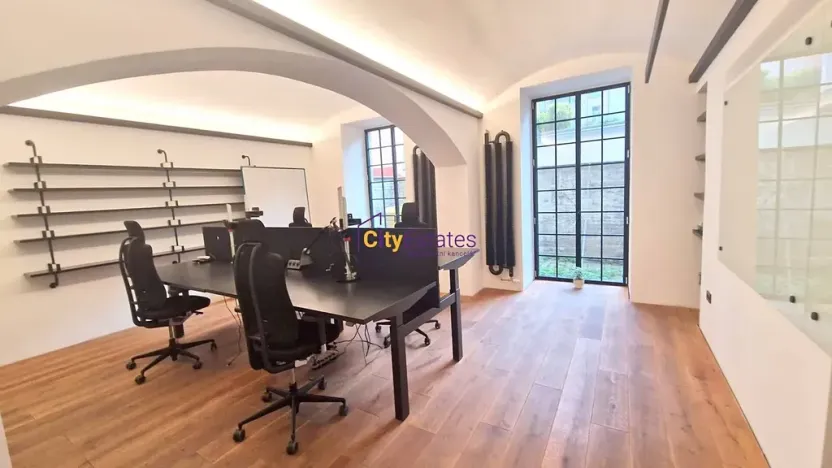 Prodej kanceláře, Praha - Smíchov, Janáčkovo nábřeží, 85 m2