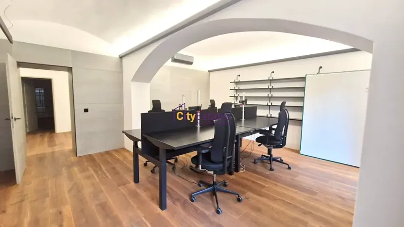 Prodej kanceláře, Praha - Smíchov, Janáčkovo nábřeží, 85 m2