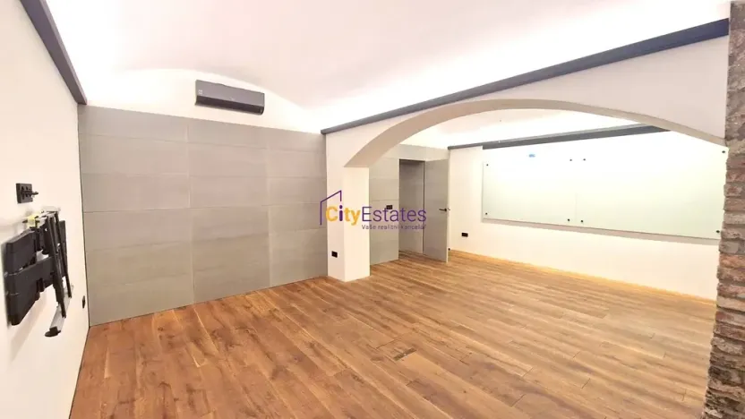 Prodej kanceláře, Praha - Smíchov, Janáčkovo nábřeží, 85 m2