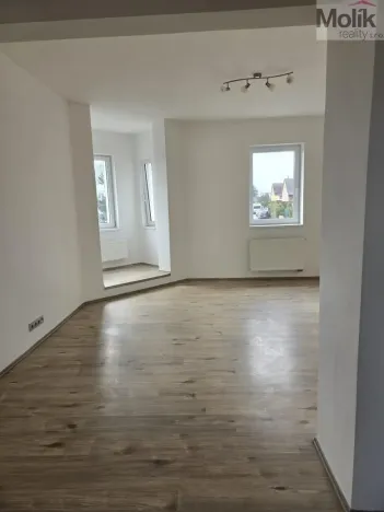 Pronájem bytu 3+1, Lom, nám. Republiky, 103 m2