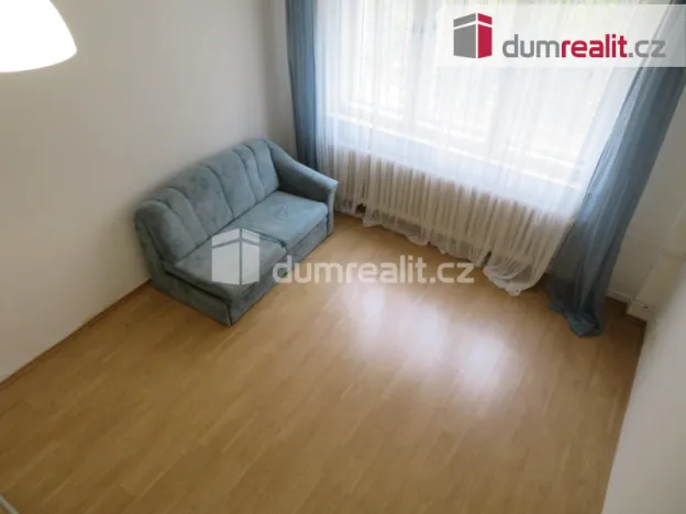 Pronájem bytu 1+kk, Praha - Bubeneč, náměstí Interbrigády, 32 m2