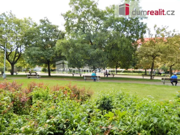 Pronájem bytu 1+kk, Praha - Bubeneč, náměstí Interbrigády, 32 m2