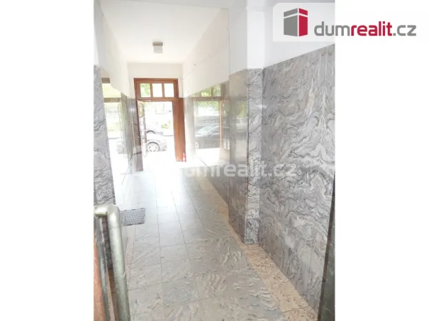 Pronájem bytu 1+kk, Praha - Bubeneč, náměstí Interbrigády, 32 m2