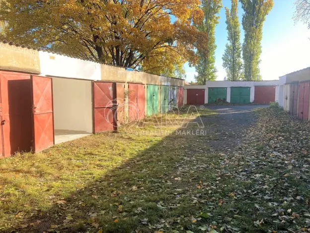 Prodej garáže, Praha, Generála Píky, 15 m2