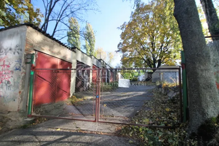Prodej garáže, Praha, Generála Píky, 15 m2