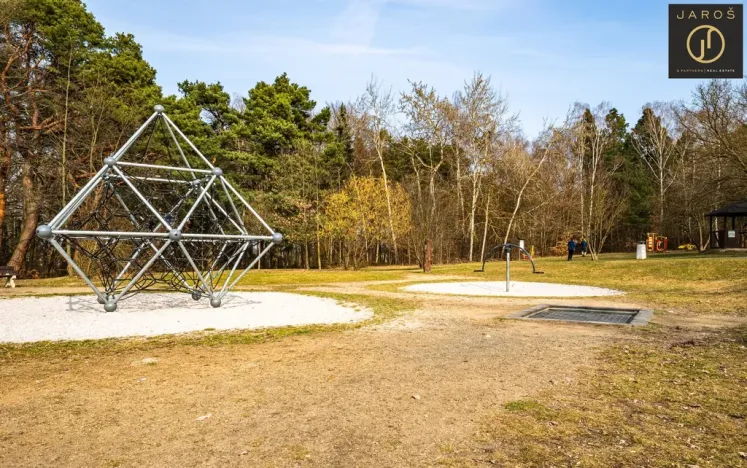 Prodej bytu 2+1, Plzeň - Doubravka, Ke Špitálskému lesu, 58 m2