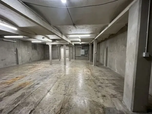 Pronájem skladu, Plzeň - Malesice, Malesická náves, 185 m2