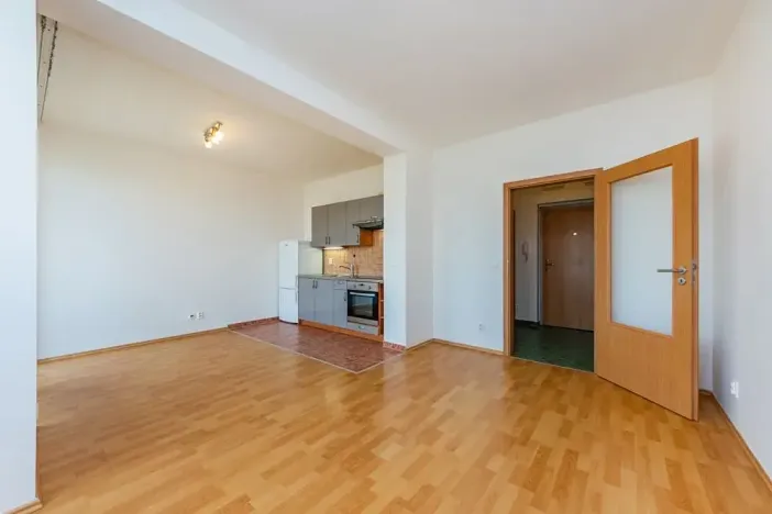 Pronájem bytu 1+kk, Praha - Kyje, Sicherova, 33 m2