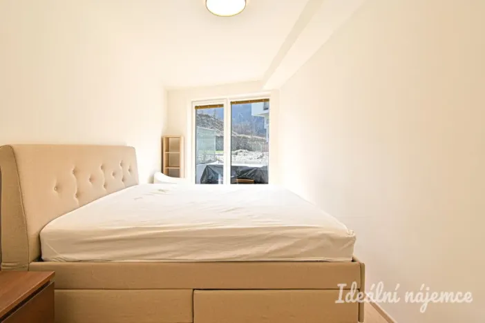 Pronájem bytu 2+kk, Brno, Bystrcká, 57 m2