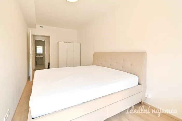 Pronájem bytu 2+kk, Brno, Bystrcká, 57 m2