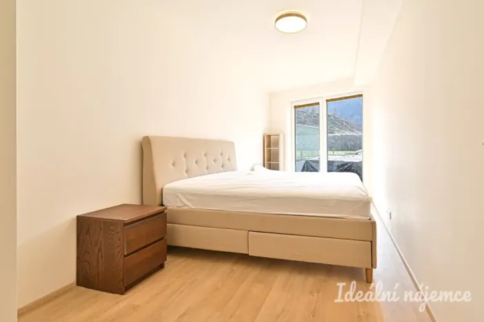 Pronájem bytu 2+kk, Brno, Bystrcká, 57 m2