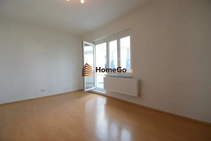 Pronájem bytu 1+kk, Praha - Nusle, U gymnázia, 49 m2