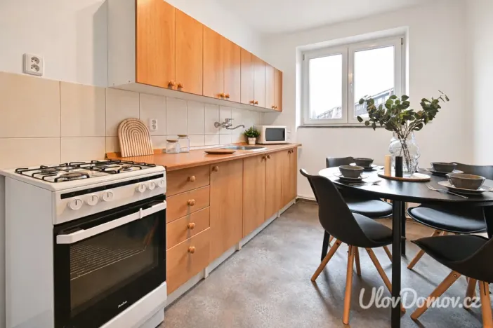 Prodej bytu 2+1, Praha - Dejvice, Šárecká, 56 m2