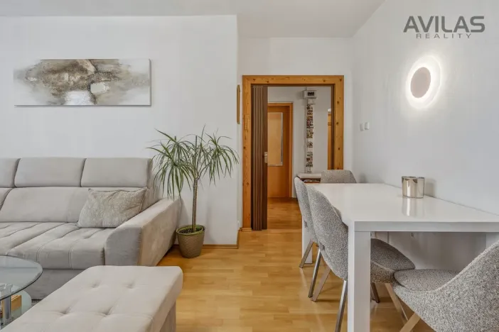 Prodej bytu 3+1, Praha - Lhotka, Mezilesní, 64 m2