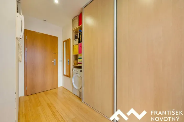 Prodej bytu 2+kk, Pohořelice, Znojemská, 51 m2