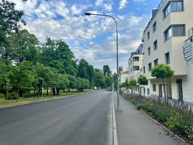 Pronájem obchodního prostoru, Františkovy Lázně, Nádražní, 27 m2