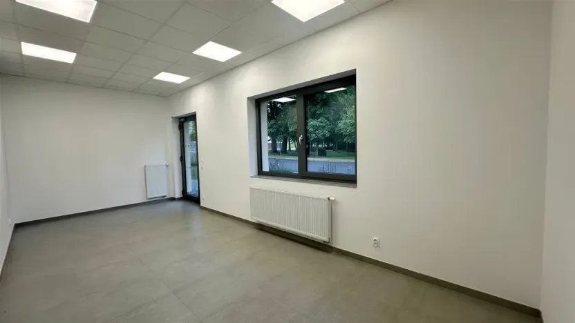 Pronájem obchodního prostoru, Františkovy Lázně, Nádražní, 27 m2