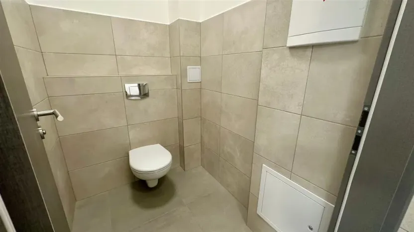 Pronájem obchodního prostoru, Františkovy Lázně, Nádražní, 27 m2