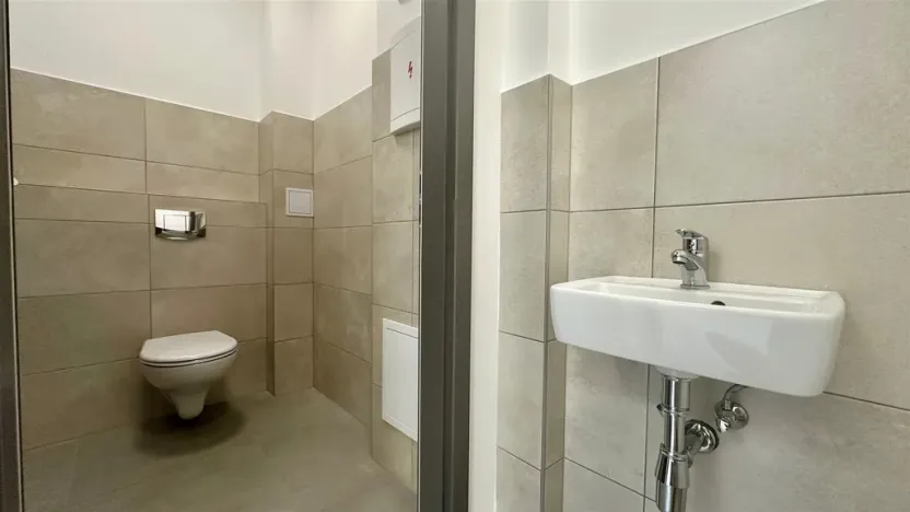 Pronájem obchodního prostoru, Františkovy Lázně, Nádražní, 27 m2