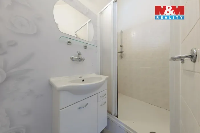 Prodej bytu 4+1, Karlovy Vary, Wolkerova, 146 m2