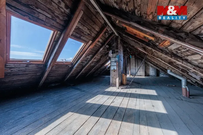 Prodej bytu 4+1, Karlovy Vary, Wolkerova, 146 m2