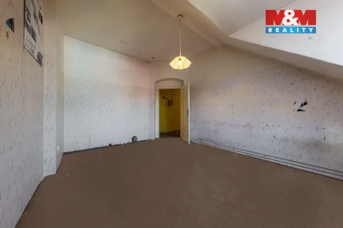 Prodej bytu 4+1, Karlovy Vary, Wolkerova, 146 m2