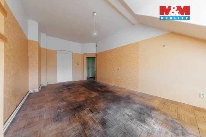 Prodej bytu 4+1, Karlovy Vary, Wolkerova, 146 m2