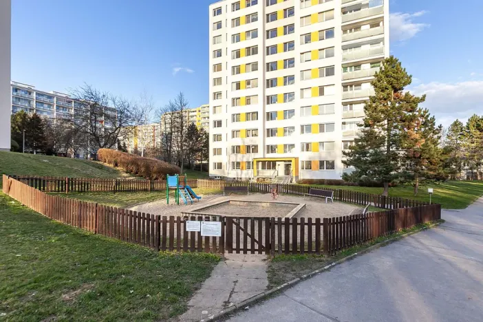 Prodej bytu 3+1, Praha - Petrovice, Jakobiho, 70 m2