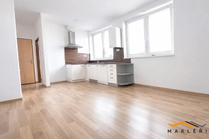 Pronájem bytu 2+kk, Zruč nad Sázavou, Okružní, 37 m2