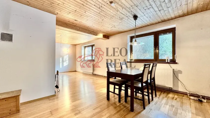 Prodej rodinného domu, Lopeník, 250 m2