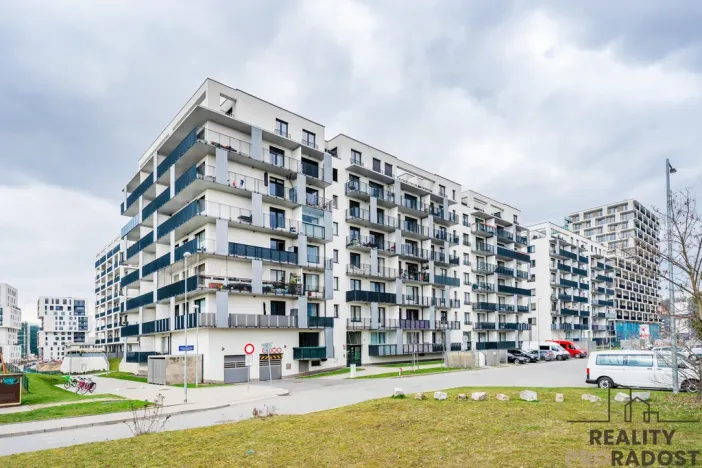 Prodej bytu 1+kk, Praha, Smržových, 30 m2