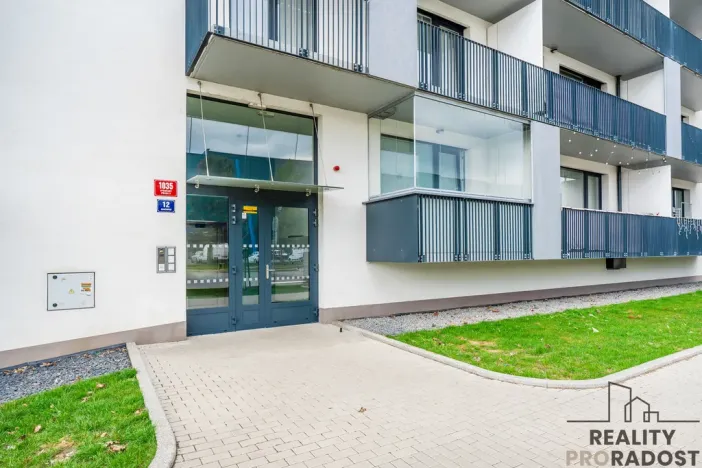 Prodej bytu 1+kk, Praha, Smržových, 30 m2