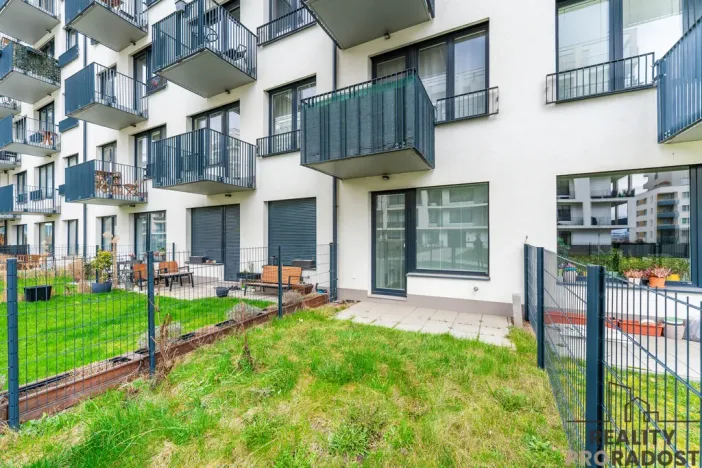 Prodej bytu 1+kk, Praha, Smržových, 30 m2