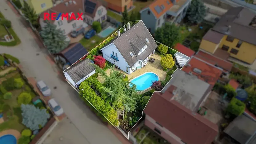 Prodej rodinného domu, Praha - Lochkov, V oudolku, 183 m2