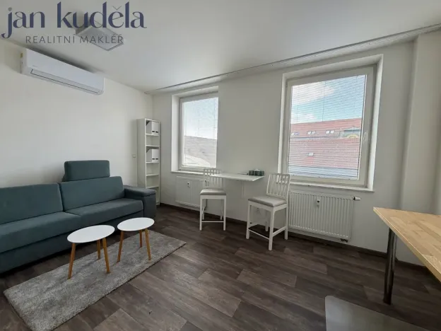 Pronájem bytu 1+kk, Brno, Kobližná, 32 m2