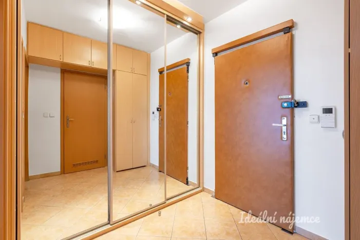 Pronájem bytu 2+kk, Praha - Řepy, Zrzavého, 45 m2