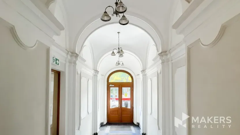 Pronájem kanceláře, Praha - Nové Město, Karlovo náměstí, 22 m2