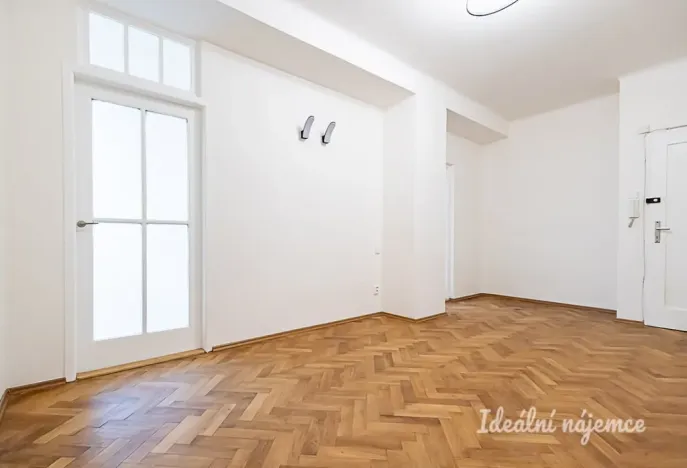 Pronájem bytu 2+1, Praha - Holešovice, Strojnická, 93 m2