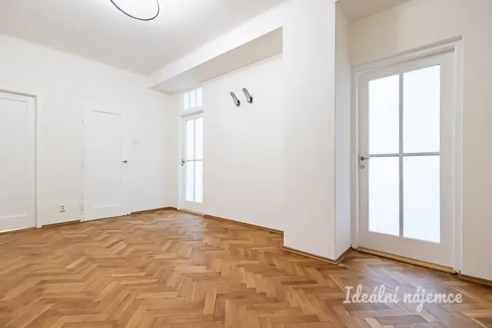 Pronájem bytu 2+1, Praha - Holešovice, Strojnická, 93 m2