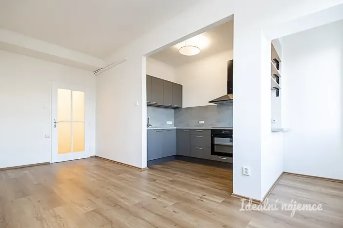 Pronájem bytu 2+1, Praha - Holešovice, Strojnická, 93 m2