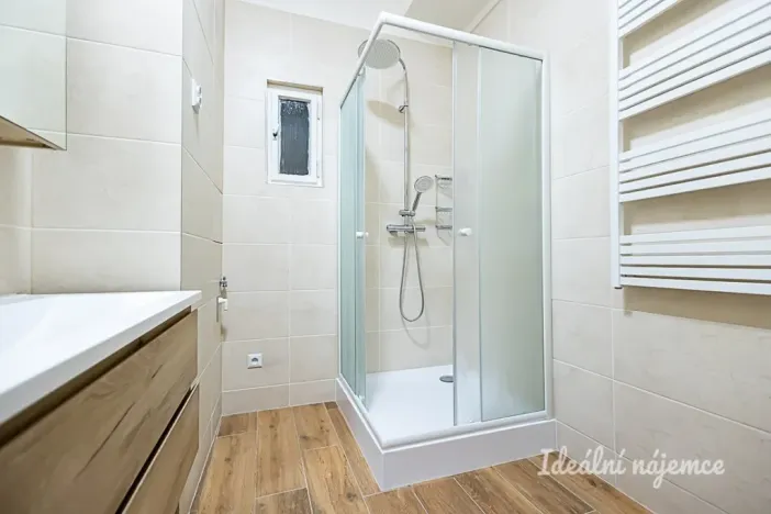 Pronájem bytu 2+1, Praha - Holešovice, Strojnická, 93 m2