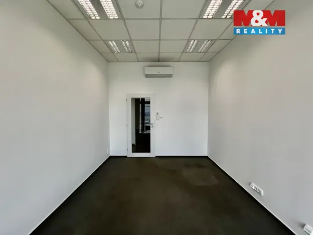 Pronájem kanceláře, Nupaky, Komerční, 150 m2