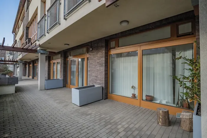 Pronájem obchodního prostoru, Praha - Hlubočepy, Hlubočepská, 104 m2