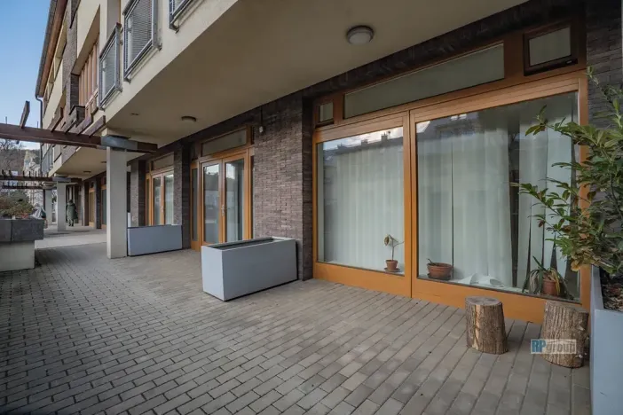 Pronájem obchodního prostoru, Praha - Hlubočepy, Hlubočepská, 104 m2