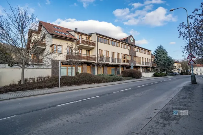 Prodej obchodního prostoru, Praha - Hlubočepy, Hlubočepská, 104 m2