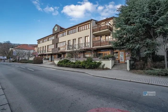 Prodej obchodního prostoru, Praha - Hlubočepy, Hlubočepská, 104 m2